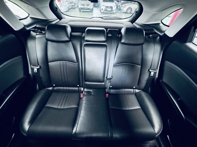 「線上影音賞車請點我！」頂級款，ＬＥＤ大燈，MRCC，超值配備，挑戰全網最低價，不用比價，錯過會後悔，現車超美夠辣夠綿！  第19張相片
