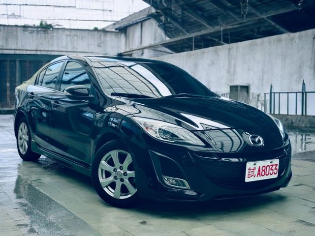 頂級IKEY，恆溫，撥片方向盤，天窗，現車超美，一手原鈑件好車，代步車高ＣＰ值首選，保證滿意  第6張相片