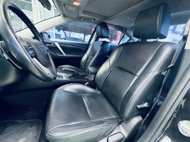 頂級IKEY，恆溫，撥片方向盤，天窗，現車超美，一手原鈑件好車，代步車高ＣＰ值首選，保證滿意  第14張相片