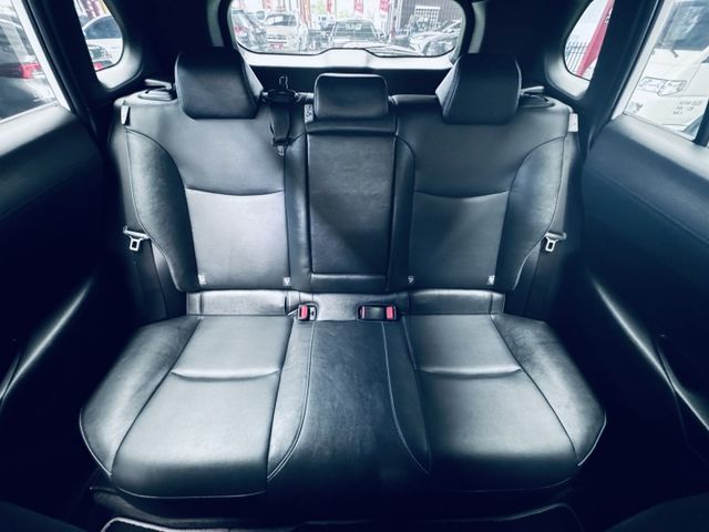 【線上影音賞車請點我】尊爵版，當入門版賣你！全網我最便宜，找不到第二台，保證優質，現車超美，全車履約保證，第三方認證  第17張相片