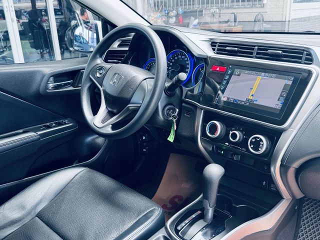 【線上影音賞車請點我】一手優質美車，無可挑惕，無碰撞，認證，里程保證，全網我最便宜，保證買不到的超優價格，敬請把握  第15張相片