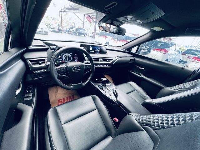 【線上影音賞車請點我】挑戰全網最低價，現車極美無可挑惕，稀有黑色，漂亮便宜大碗，全車原漆原鈑件，認證，里程保證，優質中的  第13張相片