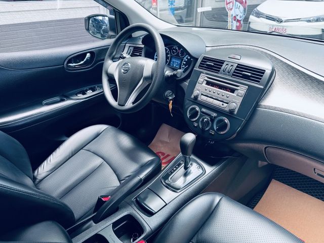 【線上影音賞車請點我】熱門TIIDA，現車極美無得嫌，認證通過，全車原漆原鈑件，一手漂亮車，完整度極高，超便宜不用再比  第11張相片