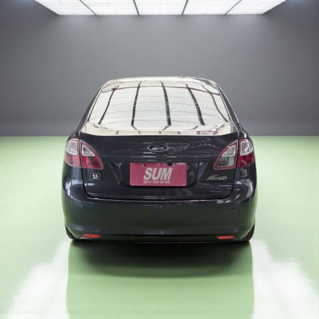 FIESTA 4D SEDAN  第4張相片