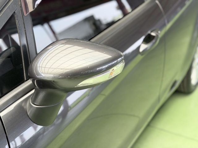 FIESTA 4D SEDAN  第11張相片