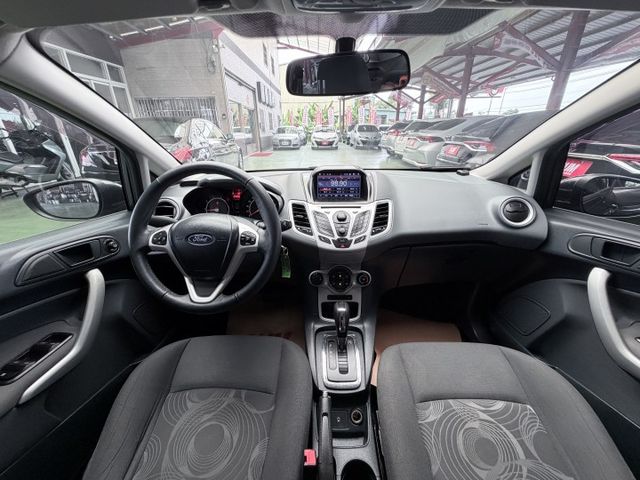 FIESTA 4D SEDAN  第18張相片