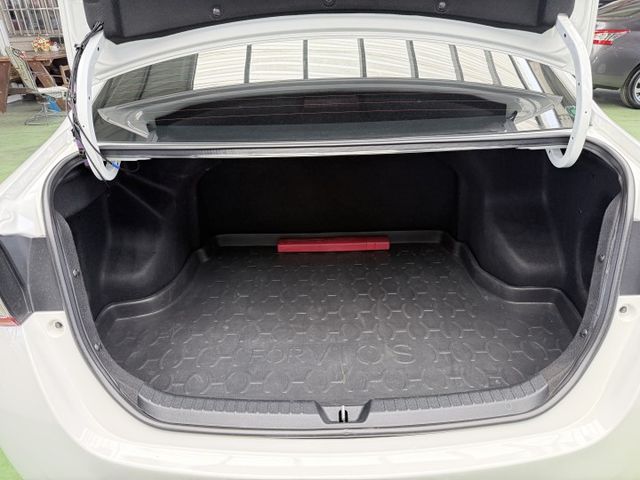 【線上影音賞車請點我】省油代表作Vios，實車在庫，實在美車，閃耀白讓您輕鬆開回家  第11張相片