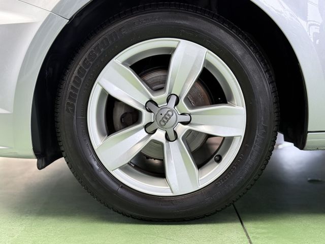 【線上影音賞車請點我】本店老闆娘座駕！全新變速箱，低稅金，超省油，性能絕佳，最佳低調奢華代表，YARIS的價格  第10張相片