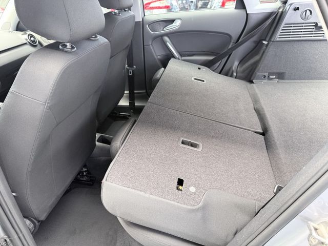 【線上影音賞車請點我】本店老闆娘座駕！全新變速箱，低稅金，超省油，性能絕佳，最佳低調奢華代表，YARIS的價格  第13張相片