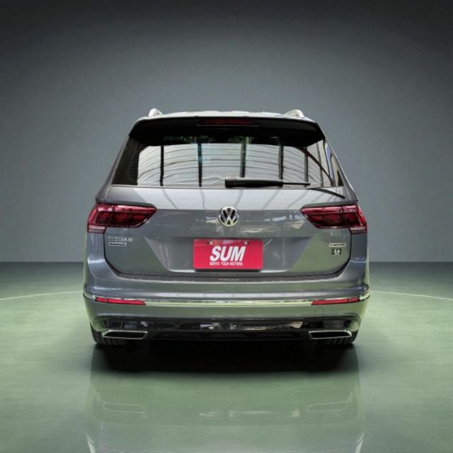 【線上影音賞車請點我】20Tiguan超稀有七人座，本店闆娘欽用車，絕對美車一部，超優惠釋出，試車即愛上，熱線上市中  第4張相片