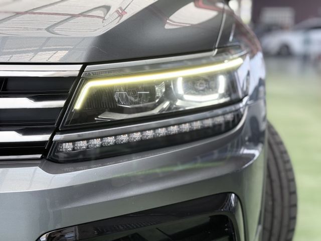 【線上影音賞車請點我】20Tiguan超稀有七人座，本店闆娘欽用車，絕對美車一部，超優惠釋出，試車即愛上，熱線上市中  第7張相片