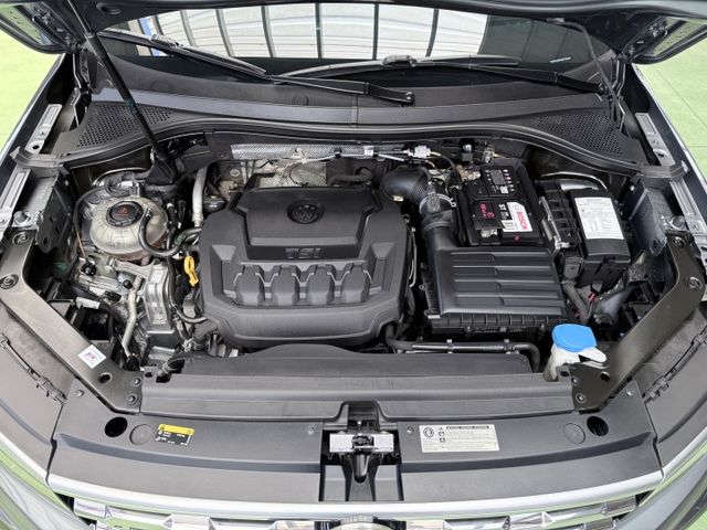 【線上影音賞車請點我】20Tiguan超稀有七人座，本店闆娘欽用車，絕對美車一部，超優惠釋出，試車即愛上，熱線上市中  第9張相片