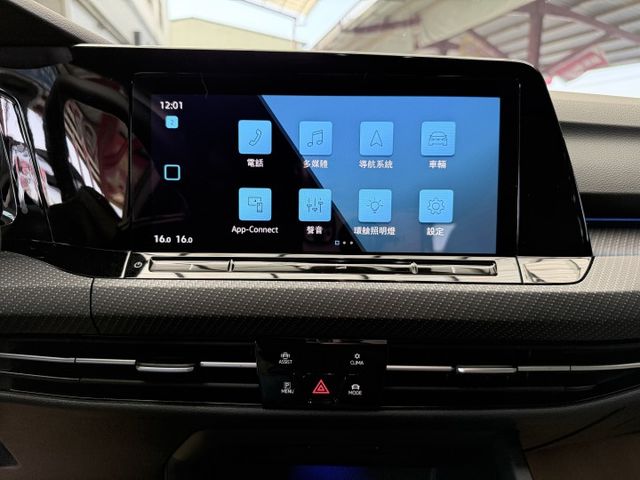 【線上影音賞車請點我】超稀有GV，Ｒ-Line版，絕美水泥灰，超級美車，只售你一般Golf的價格，你一定要擁有！  第12張相片