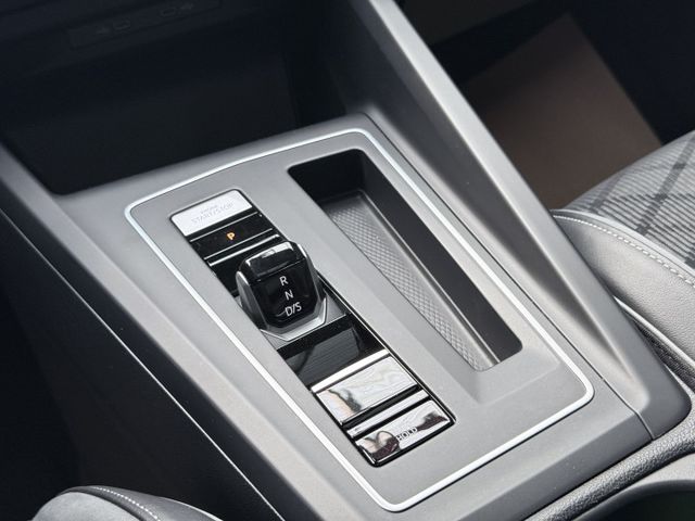 【線上影音賞車請點我】超稀有GV，Ｒ-Line版，絕美水泥灰，超級美車，只售你一般Golf的價格，你一定要擁有！  第13張相片