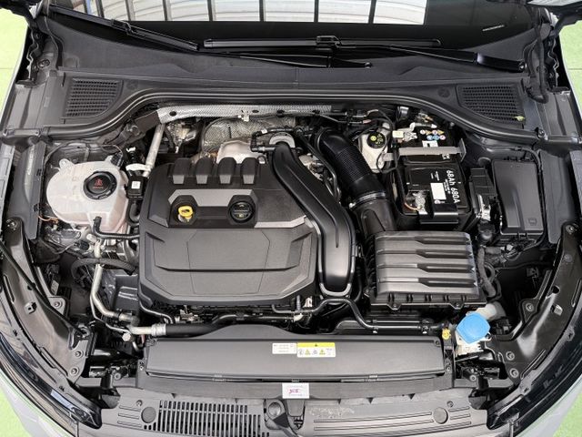 【線上影音賞車請點我】超稀有GV，Ｒ-Line版，絕美水泥灰，超級美車，只售你一般Golf的價格，你一定要擁有！  第19張相片