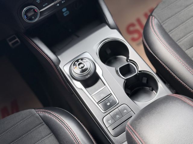 【線上影音賞車請點我】ST-Line X 頂級Kuga超值大滿配，稀有極光藍，甜甜價上市中，全網我最便宜，錯過不再  第12張相片