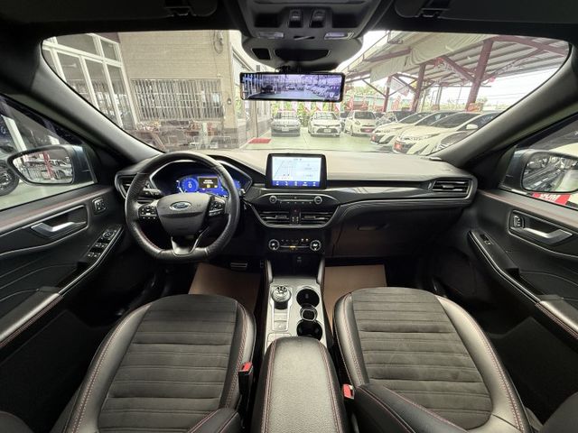 【線上影音賞車請點我】ST-Line X 頂級Kuga超值大滿配，稀有極光藍，甜甜價上市中，全網我最便宜，錯過不再  第13張相片