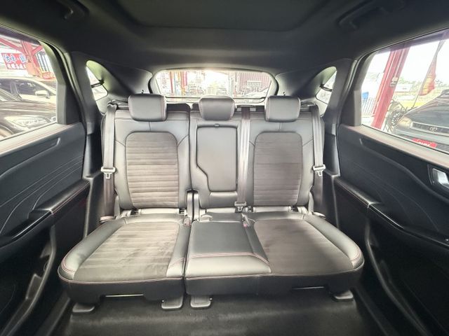 【線上影音賞車請點我】ST-Line X 頂級Kuga超值大滿配，稀有極光藍，甜甜價上市中，全網我最便宜，錯過不再  第18張相片