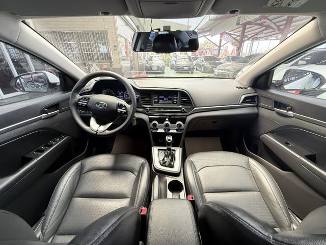 【線上影音賞車請點我】百萬等級外型，好開好養空間大，帥氣＋實用一次到位，用甜甜價就能擁有他，錯過真的會後悔！！  第13張相片