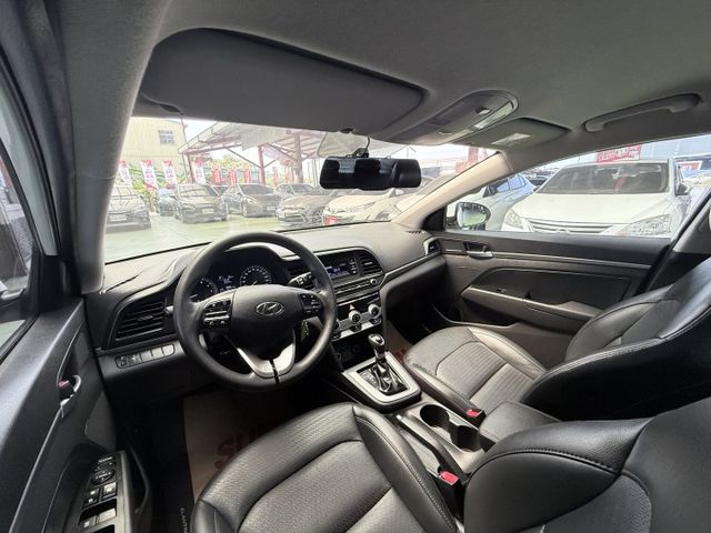 【線上影音賞車請點我】百萬等級外型，好開好養空間大，帥氣＋實用一次到位，用甜甜價就能擁有他，錯過真的會後悔！！  第14張相片