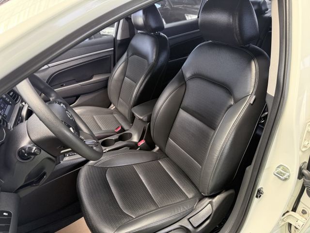 【線上影音賞車請點我】百萬等級外型，好開好養空間大，帥氣＋實用一次到位，用甜甜價就能擁有他，錯過真的會後悔！！  第16張相片