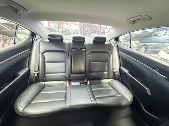 【線上影音賞車請點我】百萬等級外型，好開好養空間大，帥氣＋實用一次到位，用甜甜價就能擁有他，錯過真的會後悔！！  第18張相片