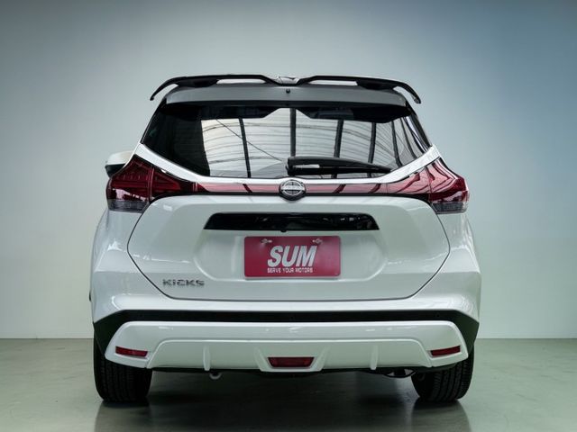 【線上影音賞車請點我】KICKS旗艦環景版，甜甜價買到類新車，僅跑一萬，原廠保固中，超值划算，熱騰騰上市中！！  第4張相片