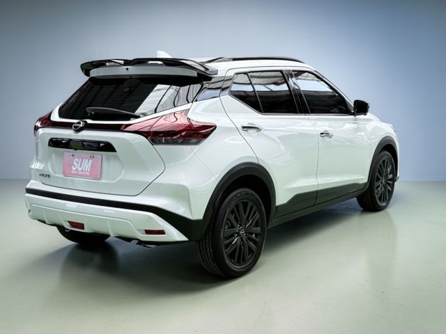 【線上影音賞車請點我】KICKS旗艦環景版，甜甜價買到類新車，僅跑一萬，原廠保固中，超值划算，熱騰騰上市中！！  第5張相片