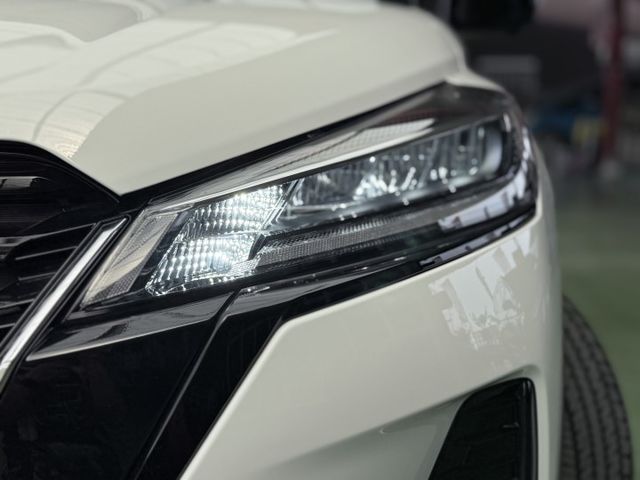 【線上影音賞車請點我】KICKS旗艦環景版，甜甜價買到類新車，僅跑一萬，原廠保固中，超值划算，熱騰騰上市中！！  第7張相片