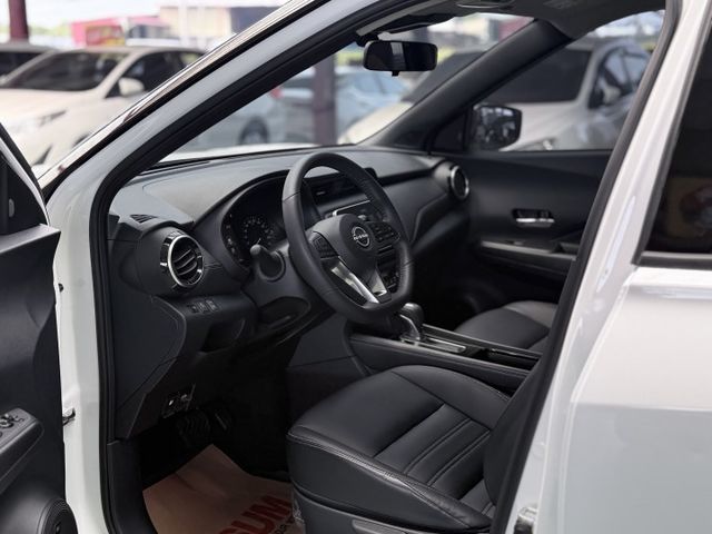 【線上影音賞車請點我】KICKS旗艦環景版，甜甜價買到類新車，僅跑一萬，原廠保固中，超值划算，熱騰騰上市中！！  第9張相片