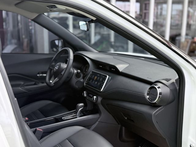 【線上影音賞車請點我】KICKS旗艦環景版，甜甜價買到類新車，僅跑一萬，原廠保固中，超值划算，熱騰騰上市中！！  第10張相片