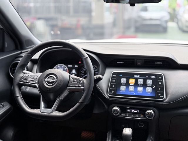 【線上影音賞車請點我】KICKS旗艦環景版，甜甜價買到類新車，僅跑一萬，原廠保固中，超值划算，熱騰騰上市中！！  第11張相片