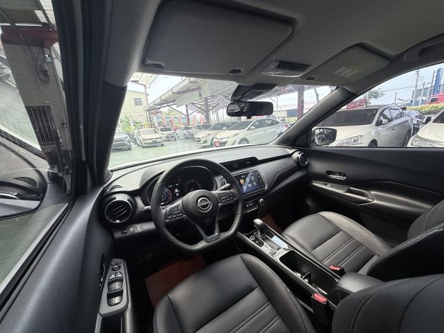 【線上影音賞車請點我】KICKS旗艦環景版，甜甜價買到類新車，僅跑一萬，原廠保固中，超值划算，熱騰騰上市中！！  第14張相片