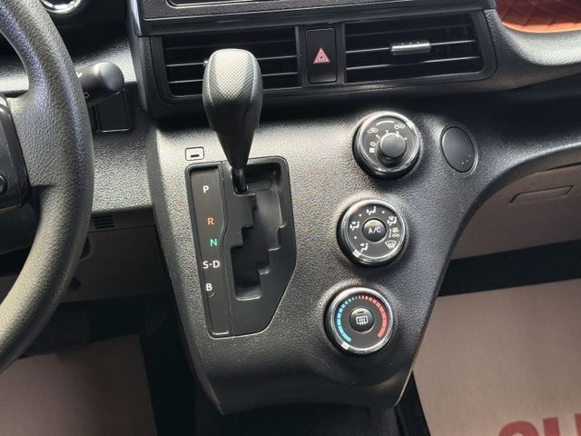 【線上影音賞車請點我】1.5省油大空間，最適合台灣家庭使用的小MPV，出遊、商用都實用，現正優惠中！  第12張相片