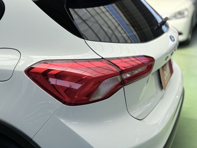 【線上影音賞車請點我】ACT X版，頂級大滿配，原廠保固中，美車一部，俗俗賣，要買要快唷！  第8張相片