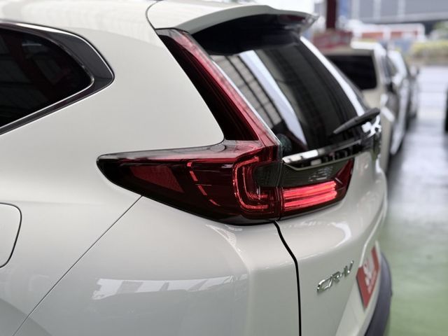 【線上影音賞車請點我】絕美5.5代CR-V，VTIS 版本，好康甜甜價，現車超美無可挑惕，全原漆原鈑件，里程保證，內外美  第8張相片