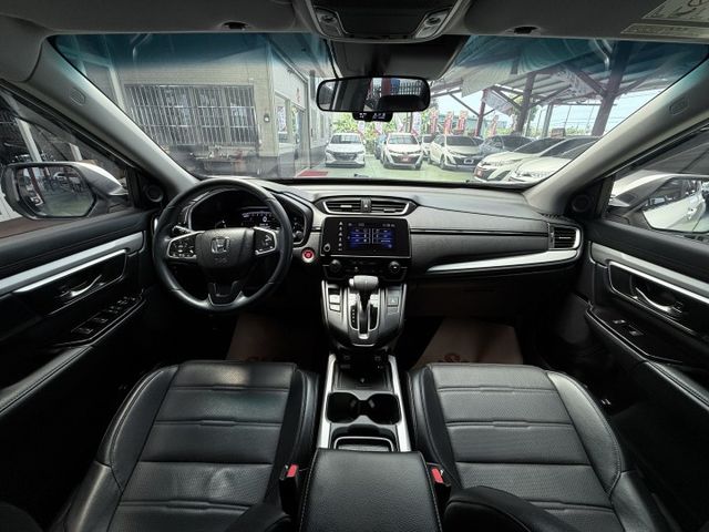 【線上影音賞車請點我】絕美5.5代CR-V，VTIS 版本，好康甜甜價，現車超美無可挑惕，全原漆原鈑件，里程保證，內外美  第15張相片