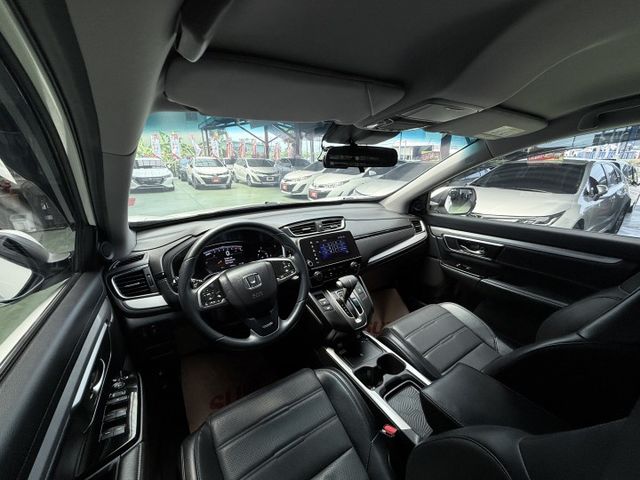 【線上影音賞車請點我】絕美5.5代CR-V，VTIS 版本，好康甜甜價，現車超美無可挑惕，全原漆原鈑件，里程保證，內外美  第16張相片