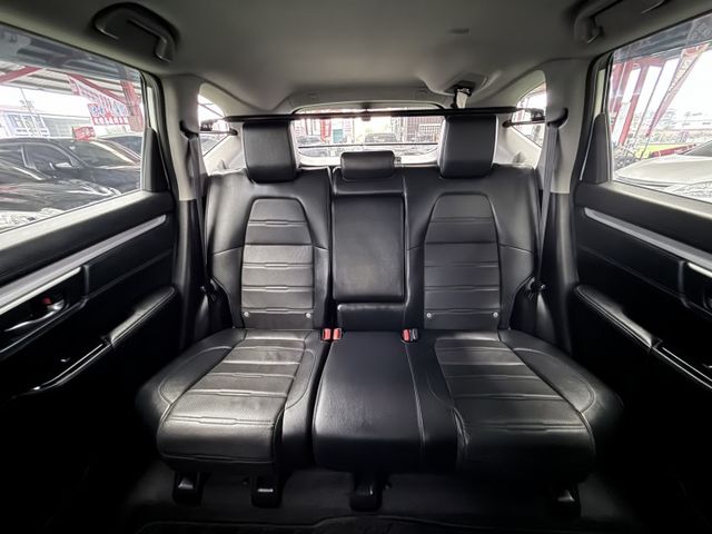 【線上影音賞車請點我】絕美5.5代CR-V，VTIS 版本，好康甜甜價，現車超美無可挑惕，全原漆原鈑件，里程保證，內外美  第18張相片