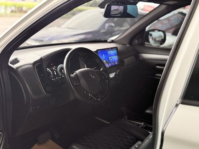 【線上影音賞車請點我】超爆小改款特仕版，配備滿滿，經濟又實惠，千萬不要錯過這台！！  第11張相片