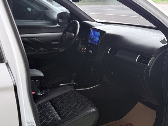 【線上影音賞車請點我】超爆小改款特仕版，配備滿滿，經濟又實惠，千萬不要錯過這台！！  第12張相片