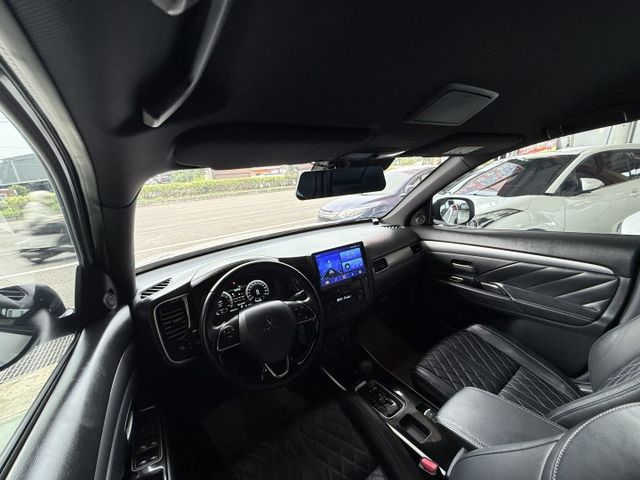 【線上影音賞車請點我】超爆小改款特仕版，配備滿滿，經濟又實惠，千萬不要錯過這台！！  第14張相片