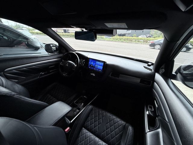 【線上影音賞車請點我】超爆小改款特仕版，配備滿滿，經濟又實惠，千萬不要錯過這台！！  第15張相片