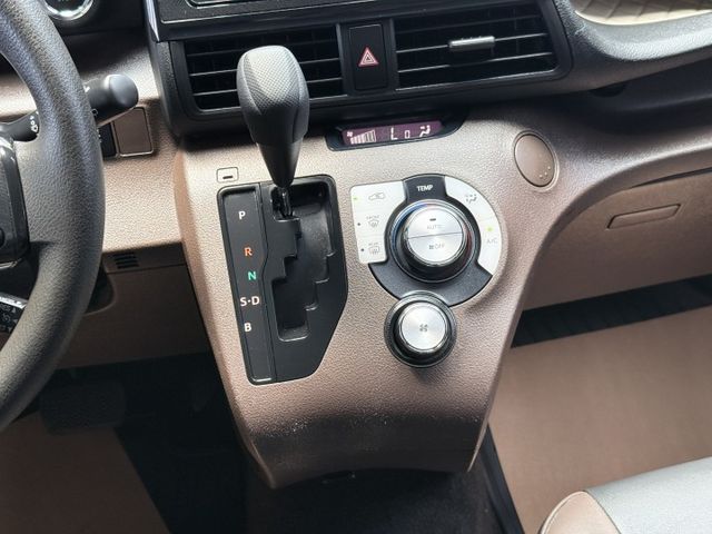 【線上影音賞車請點我】SIENTA CROSS七人座市場超稀有款，只賣你一般款價格，先搶先擁有，絕美車一部，等你牽回家！  第12張相片