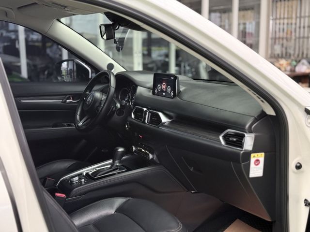 【線上影音賞車請點我】頂級旗艦BOSE版，配備滿滿，車況極美，新車太貴，這台最對味，快來預約賞車，給你最甜價！！  第10張相片