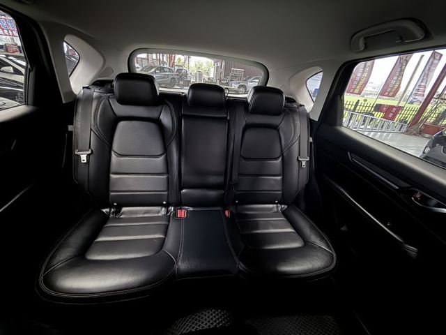 【線上影音賞車請點我】頂級旗艦BOSE版，配備滿滿，車況極美，新車太貴，這台最對味，快來預約賞車，給你最甜價！！  第16張相片