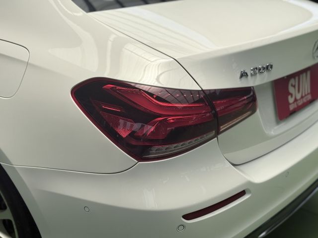【線上影音賞車請點我】極致時尚，搭配雙大螢幕，科技與質感並存，讓你花國產車的價格就能擁有高級Ａ200，心動價優惠中！  第8張相片