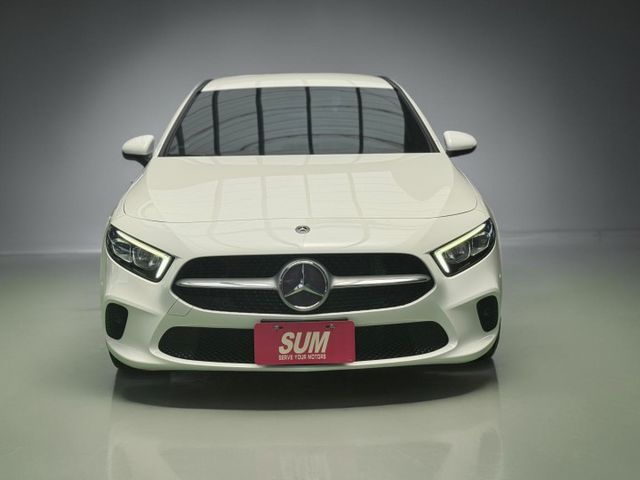 【線上影音賞車請點我】極致時尚，搭配雙大螢幕，科技與質感並存，讓你花國產車的價格就能擁有高級Ａ200，心動價優惠中！  第2張相片