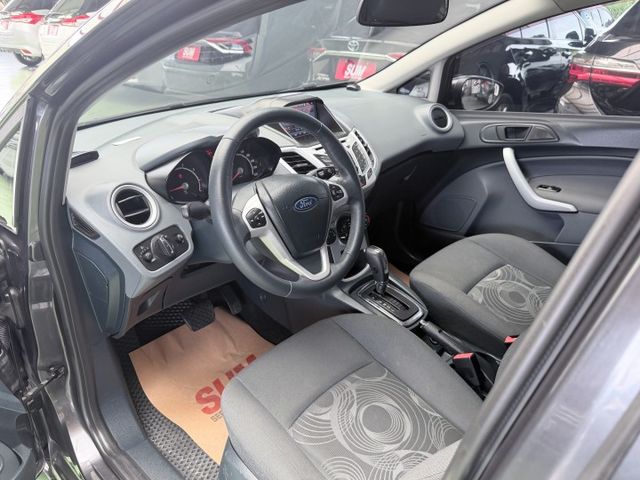 FIESTA 4D SEDAN  第12張相片