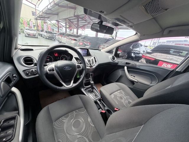 FIESTA 4D SEDAN  第19張相片